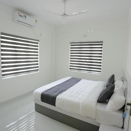 Yelza Hotel And Residence Alwaye Dış mekan fotoğraf